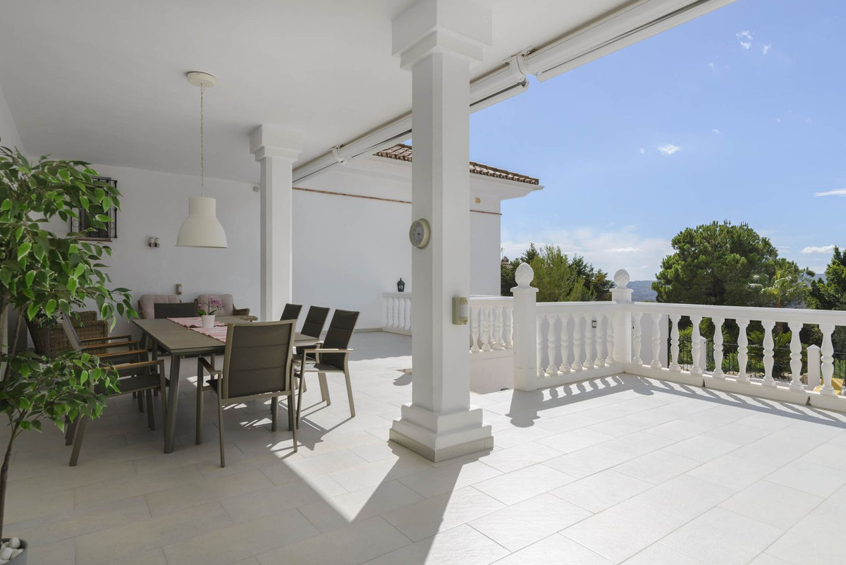 Villa for sale in Mijas