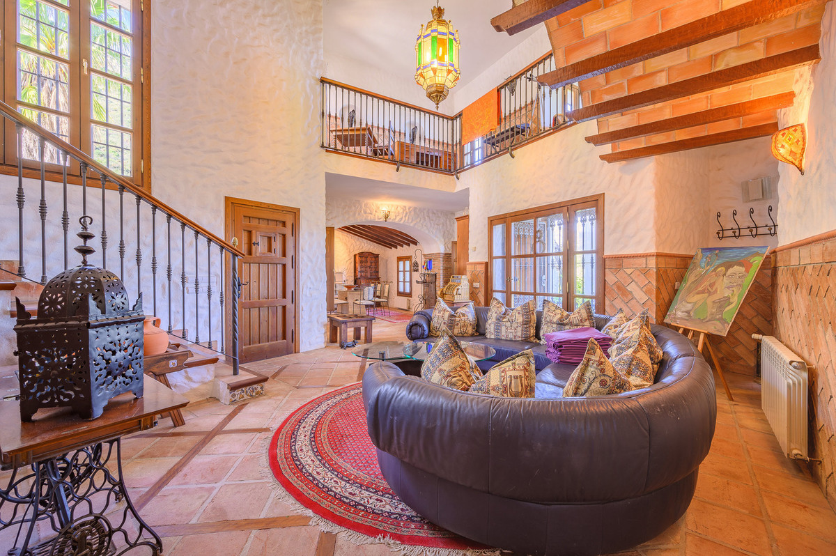 Villa for sale in Ojén