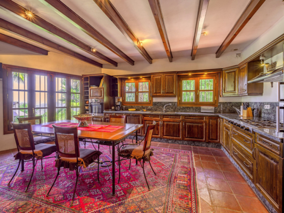 Villa for sale in Ojén