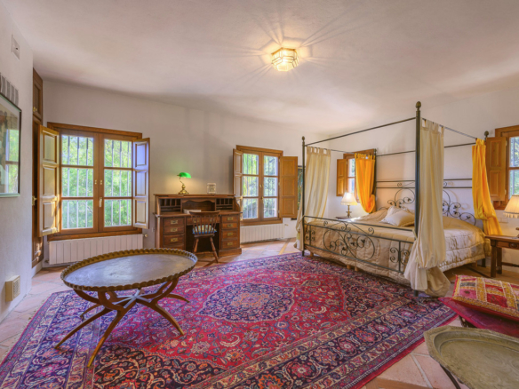 Villa for sale in Ojén