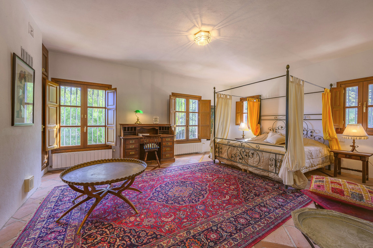 Villa for sale in Ojén
