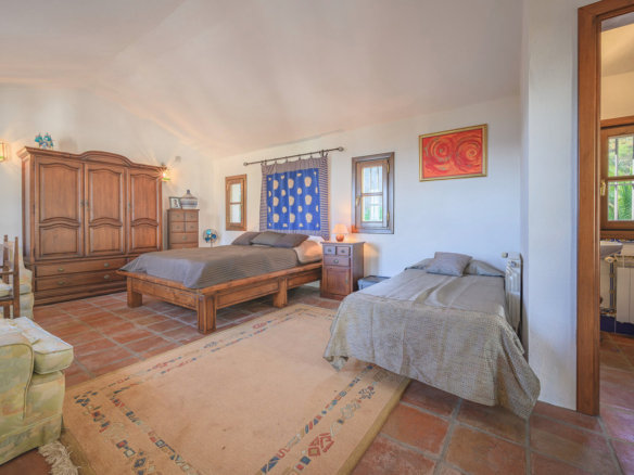Villa for sale in Ojén