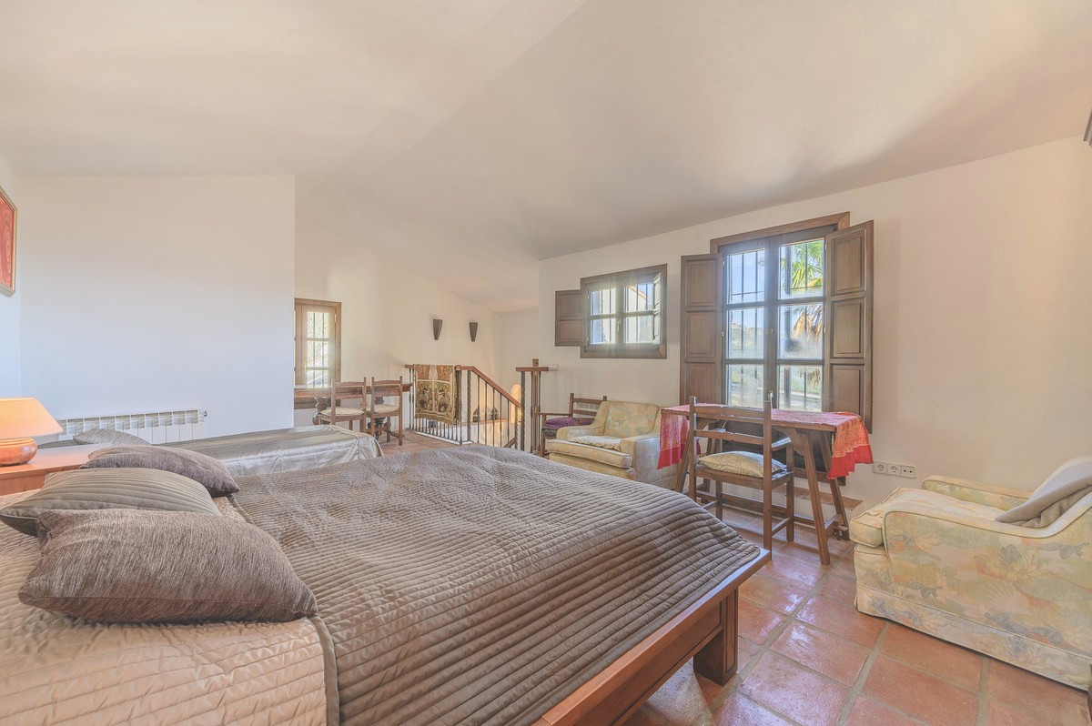 Villa for sale in Ojén