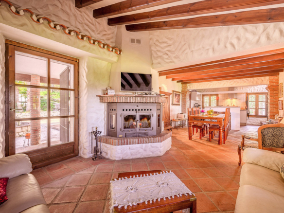 Villa for sale in Ojén