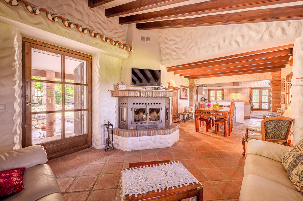Villa for sale in Ojén
