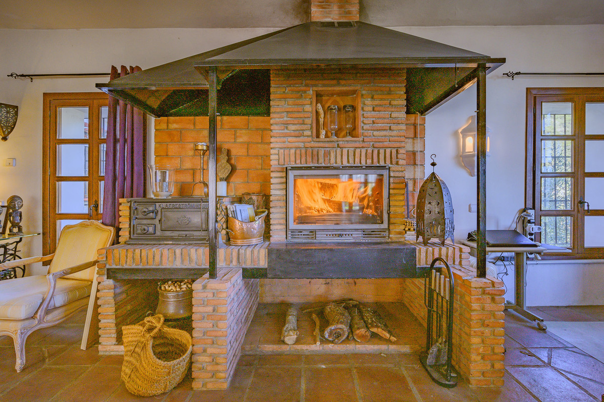 Villa for sale in Ojén