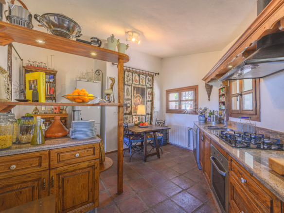 Villa for sale in Ojén