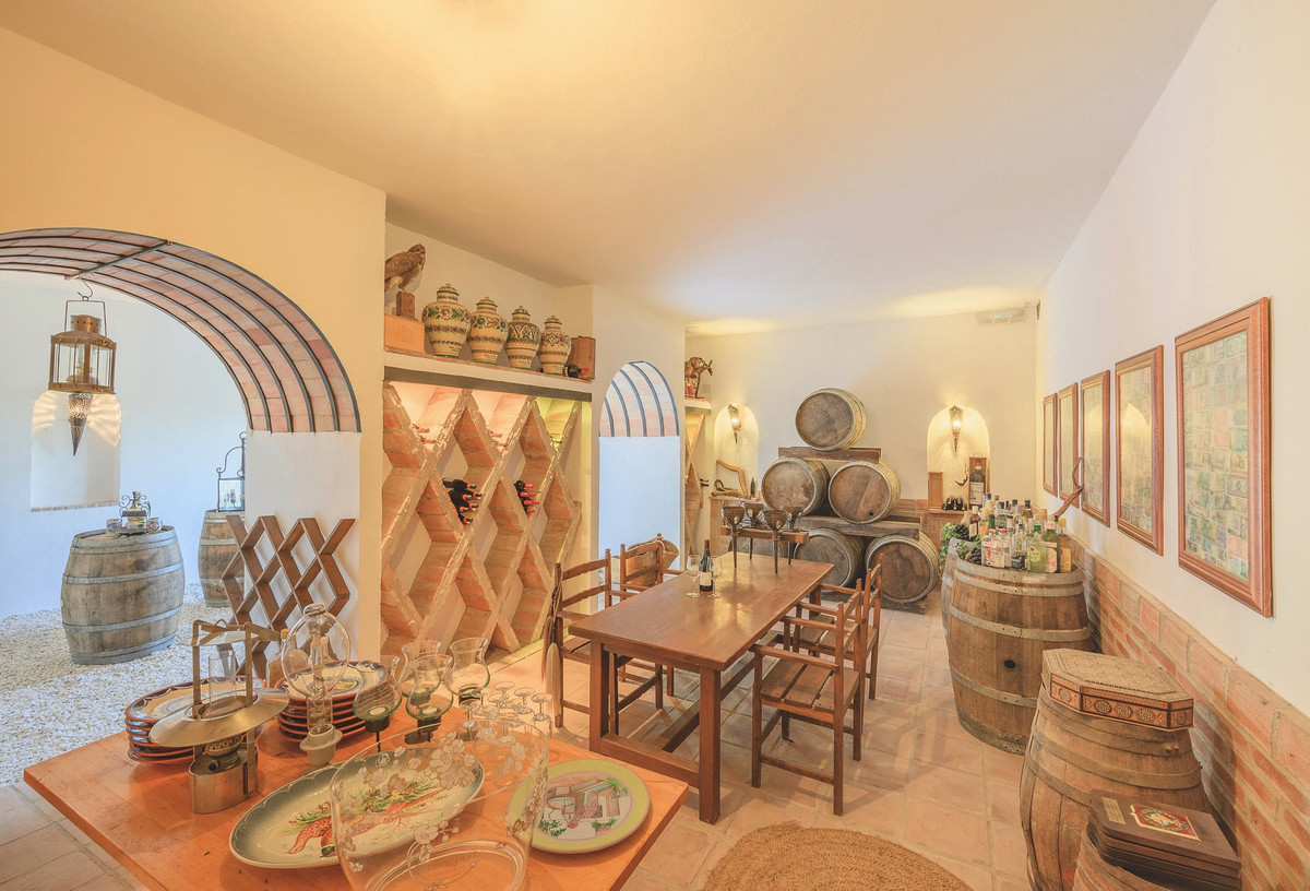 Villa for sale in Ojén