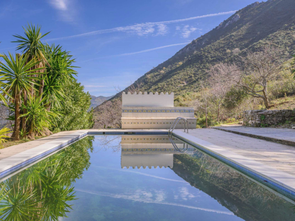 Villa for sale in Ojén