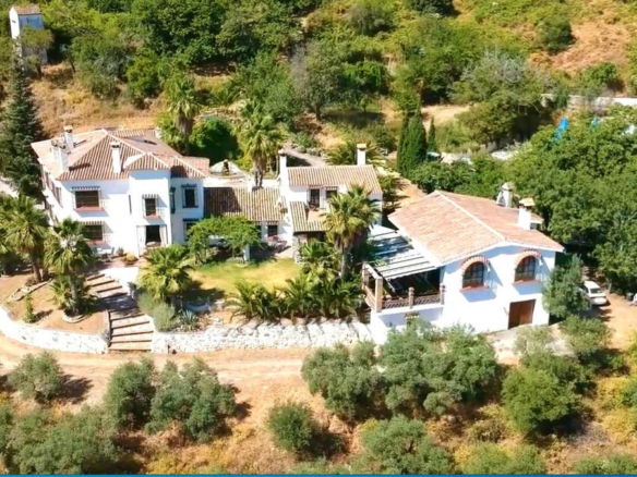 Villa for sale in Ojén