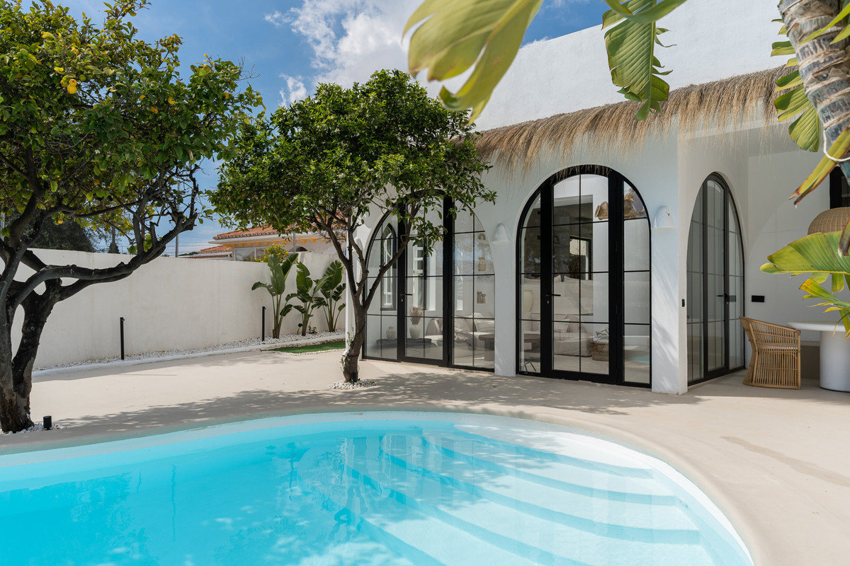 Villa for sale in Torremolinos