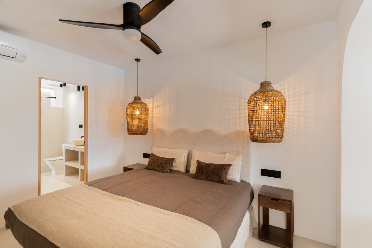 Villa for sale in Torremolinos