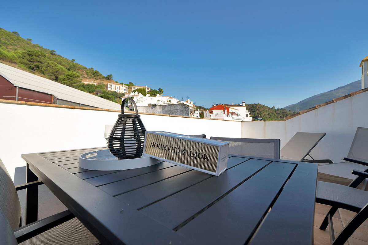 Apartment for sale in Benahavís
