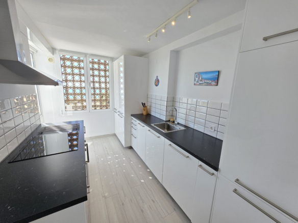 Apartment for sale in Benalmadena