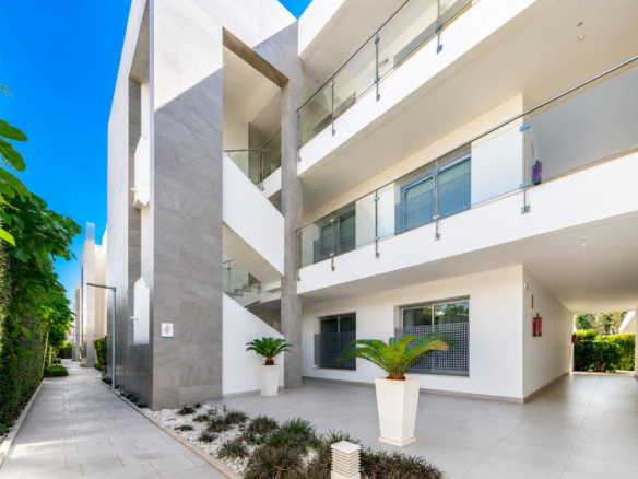 Apartment for sale in Estepona