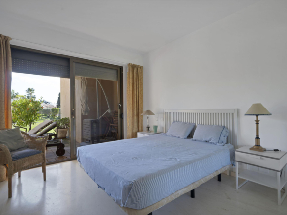 Apartment for sale in Estepona