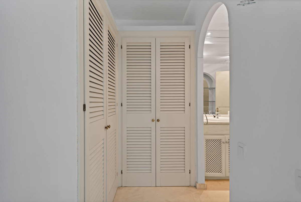 Apartment for sale in Estepona