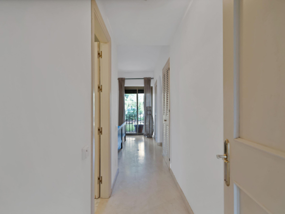 Apartment for sale in Estepona