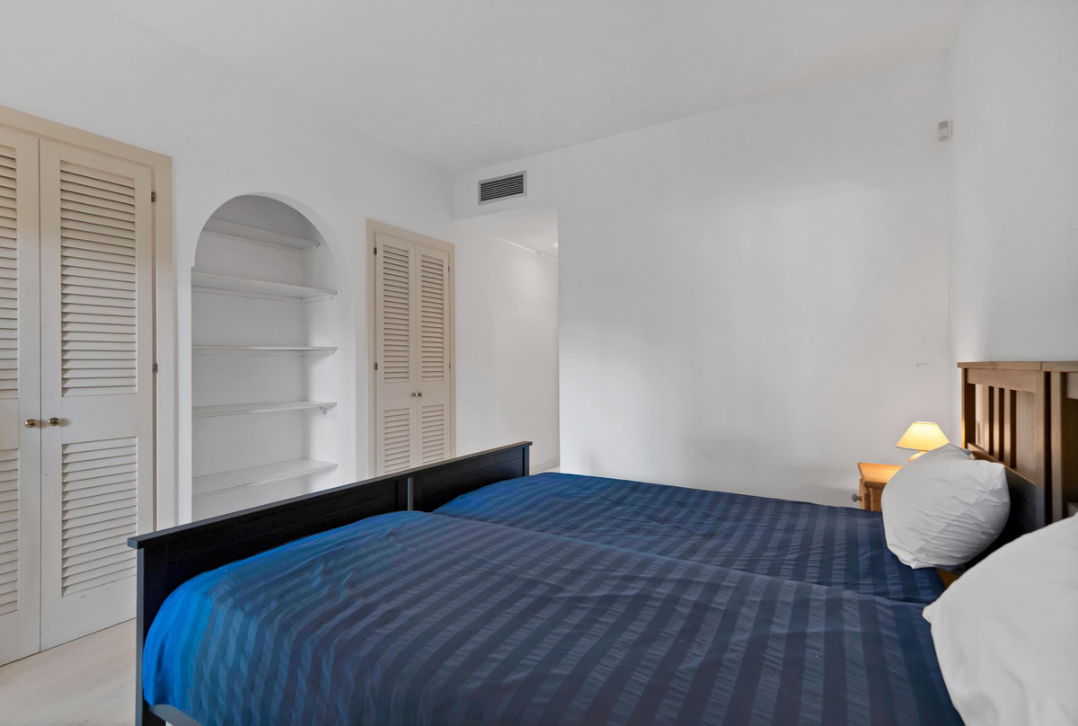 Apartment for sale in Estepona