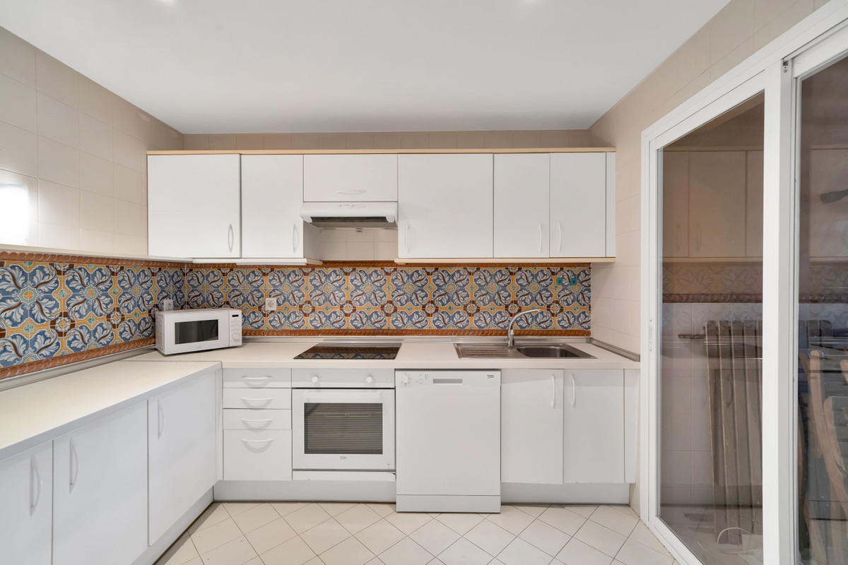 Apartment for sale in Estepona