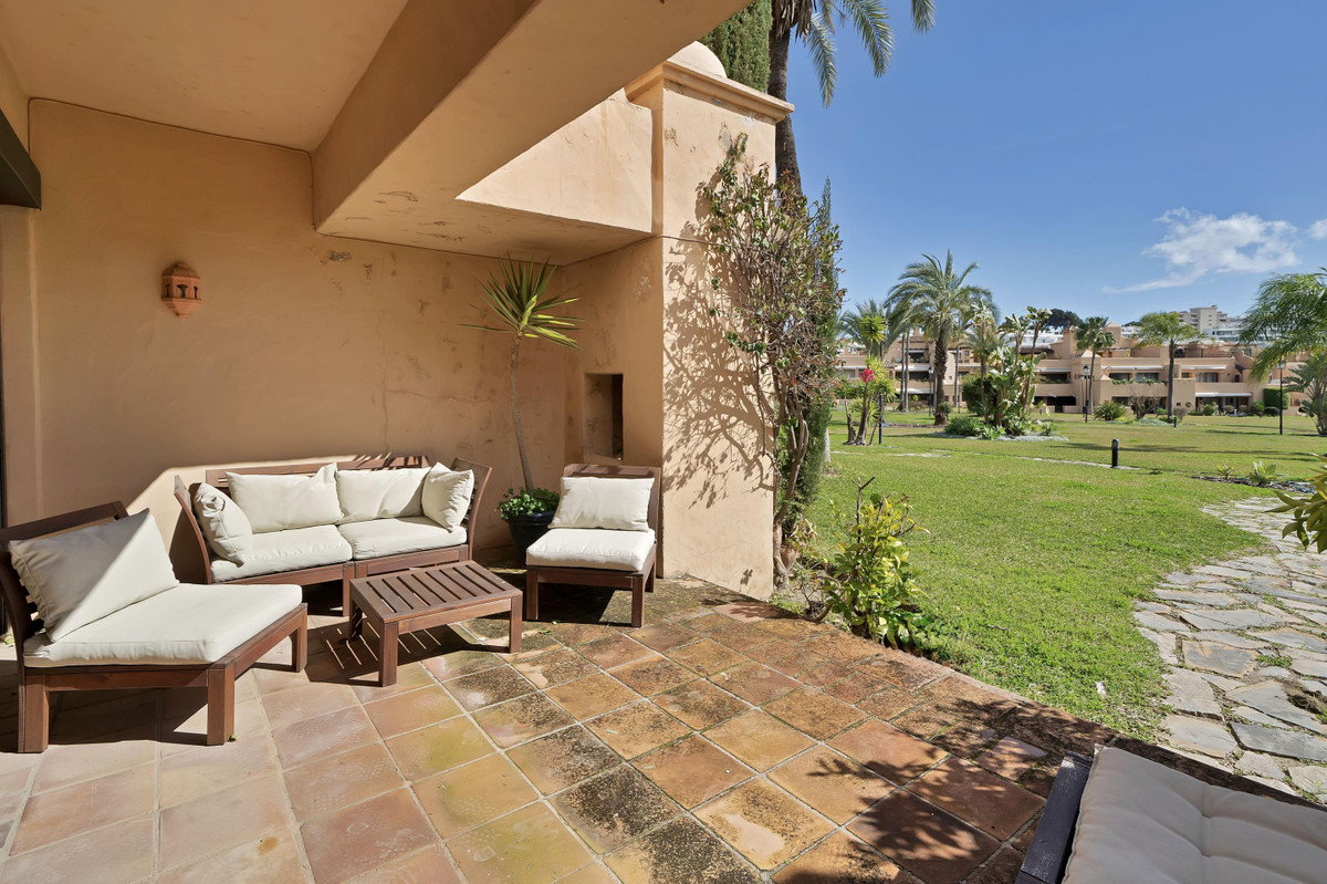 Apartment for sale in Estepona