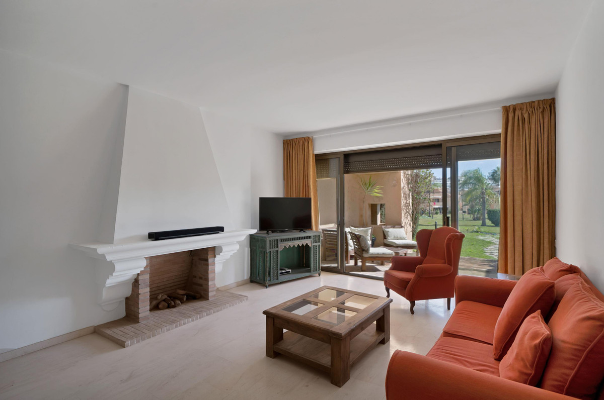 Apartment for sale in Estepona