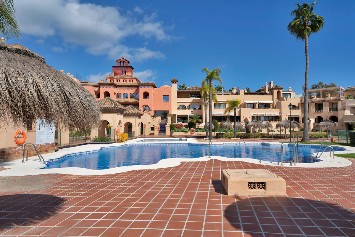 Apartment for sale in Estepona