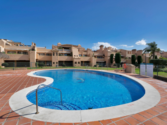 Apartment for sale in Estepona