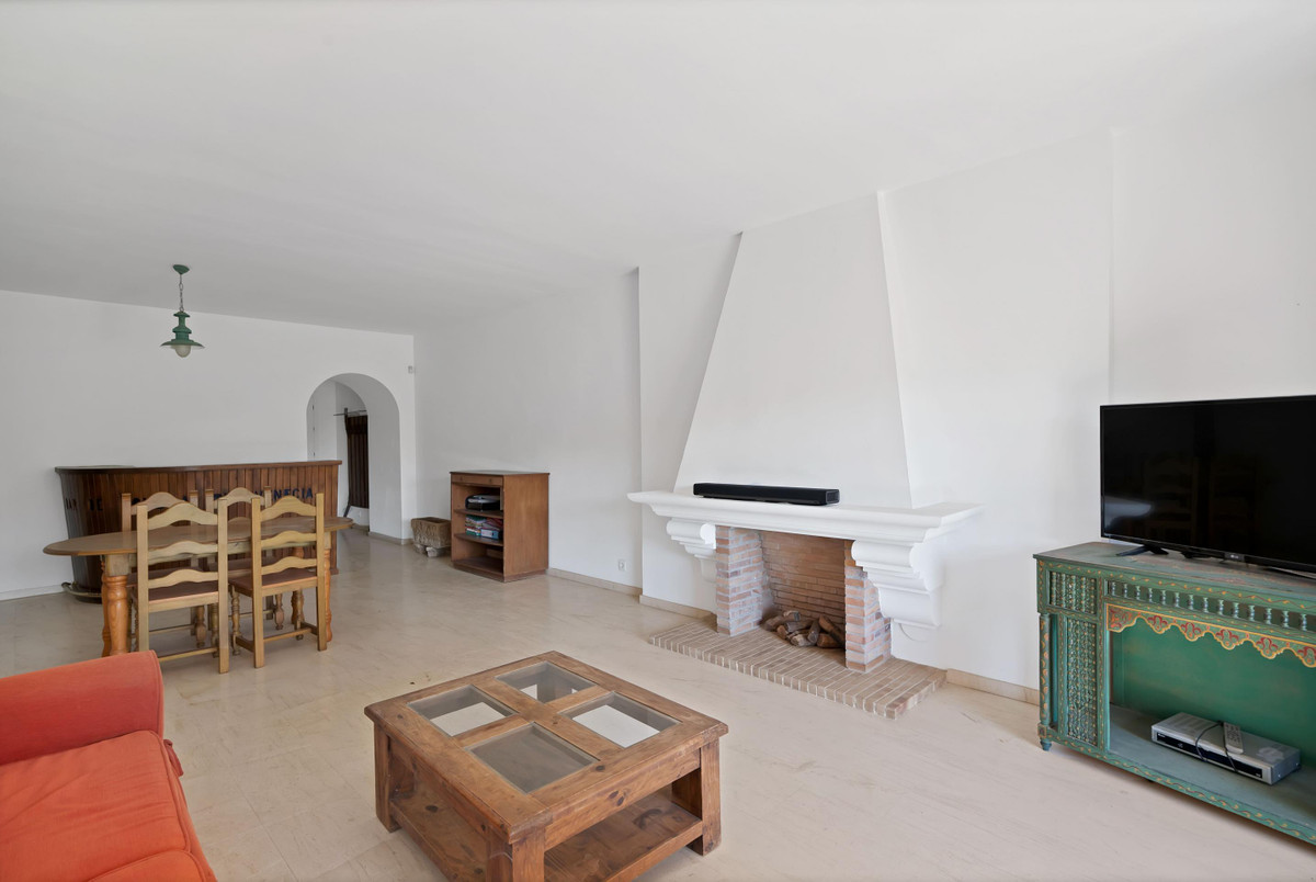 Apartment for sale in Estepona