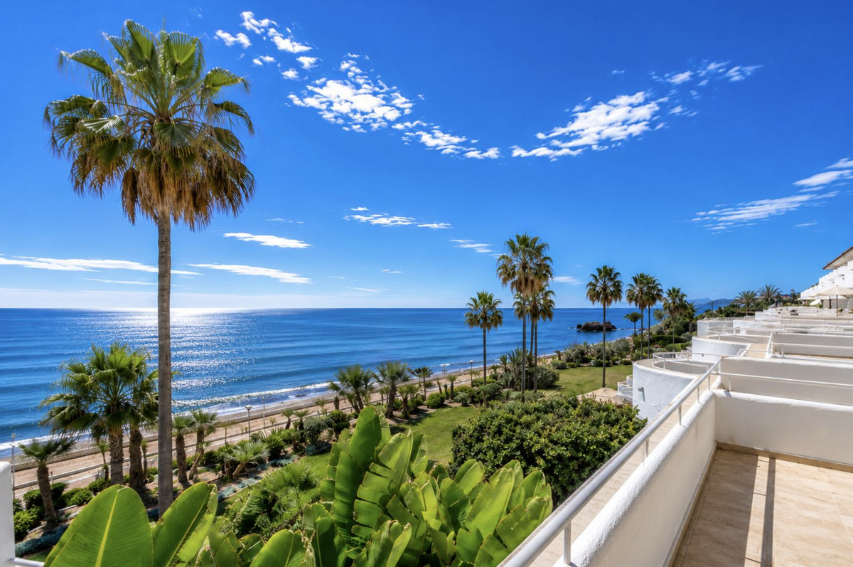 Apartment for sale in Estepona