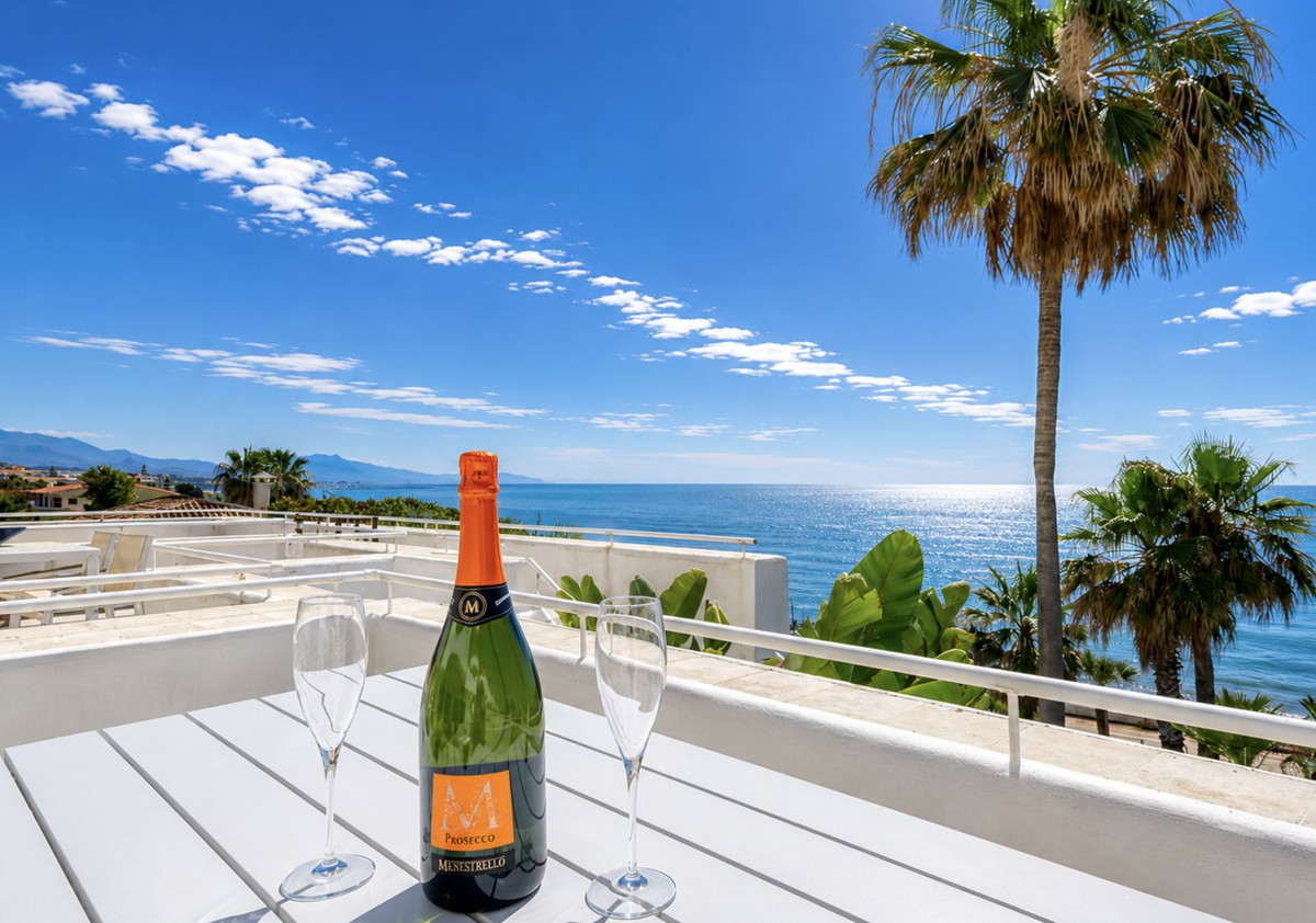 Apartment for sale in Estepona