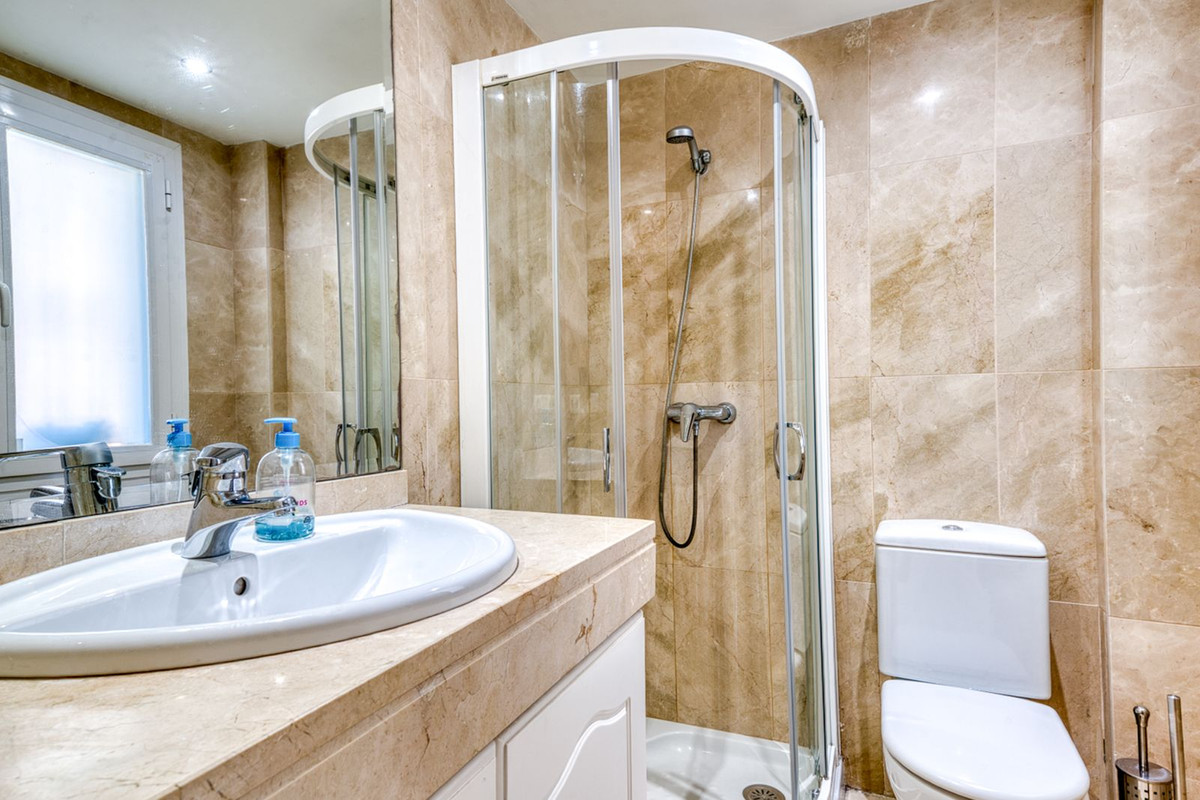 Apartment for sale in Estepona