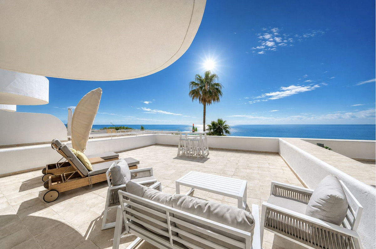 Apartment for sale in Estepona
