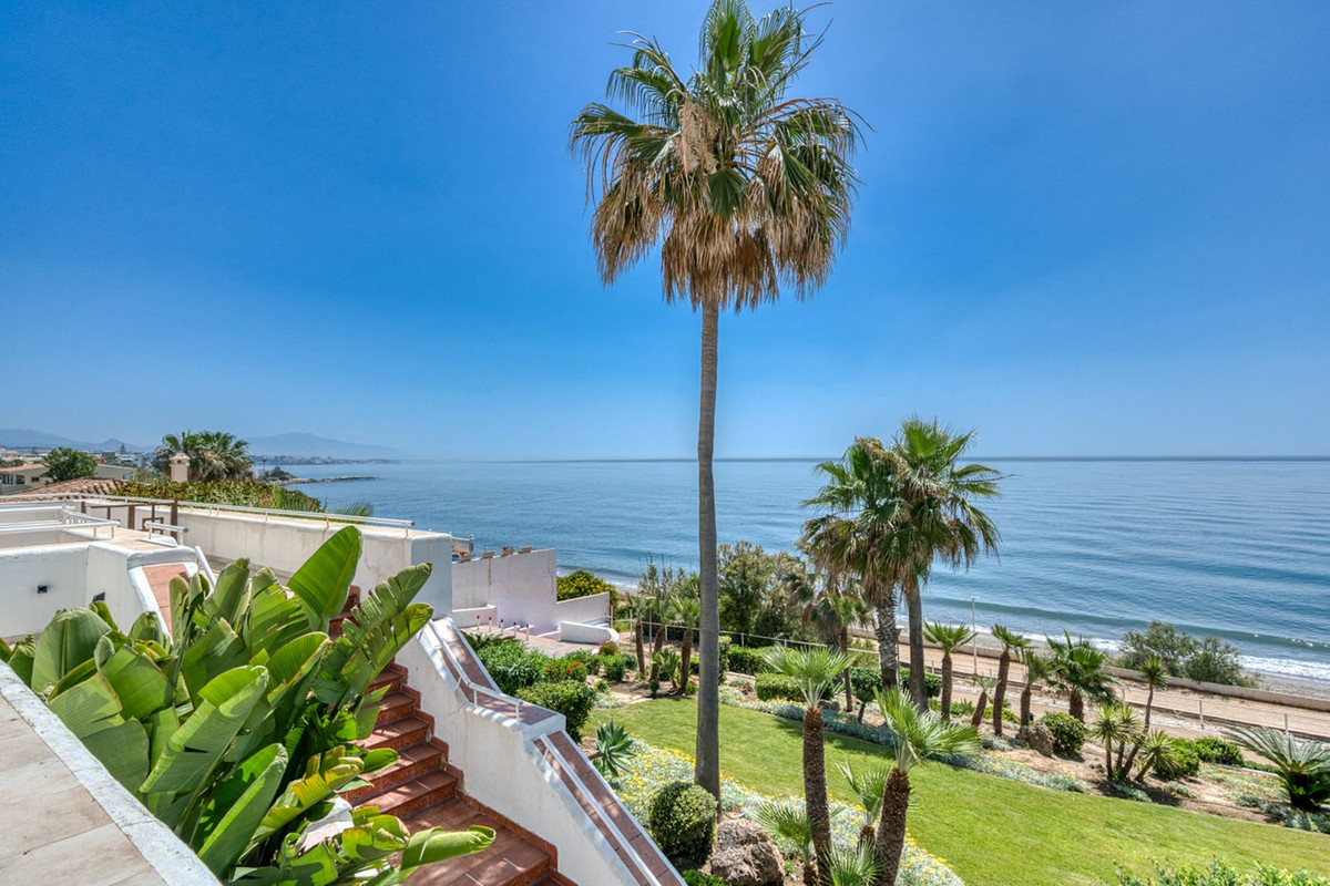 Apartment for sale in Estepona