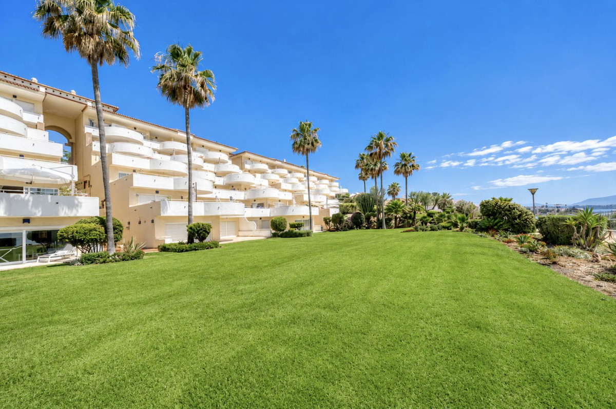 Apartment for sale in Estepona