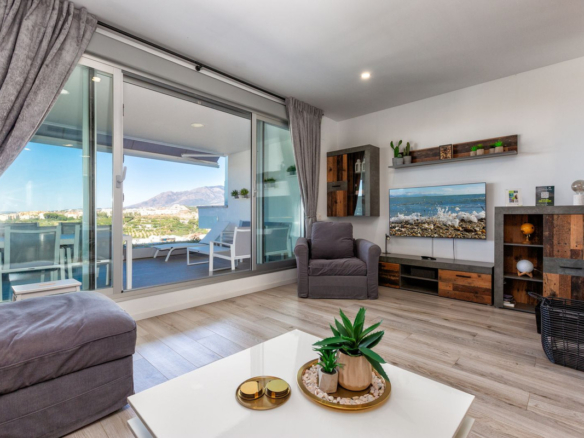 Apartment for sale in Estepona