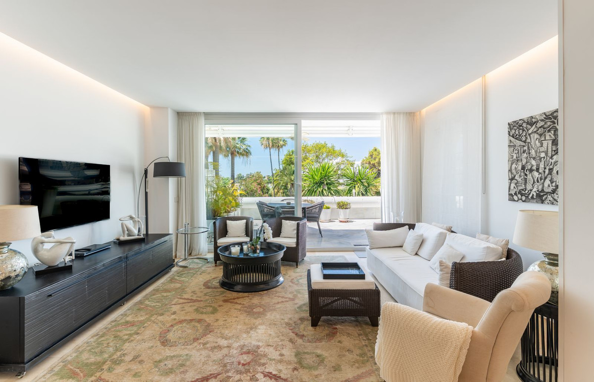 Apartment for sale in Estepona