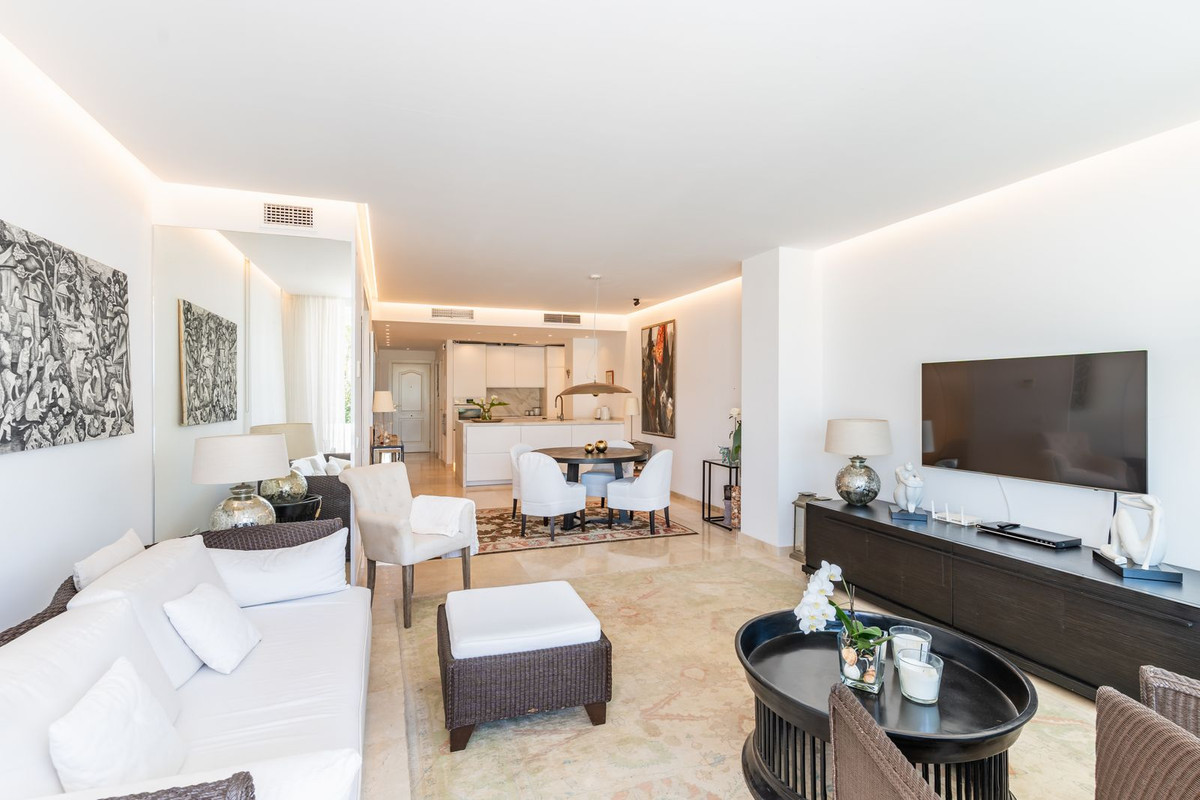 Apartment for sale in Estepona
