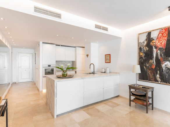 Apartment for sale in Estepona