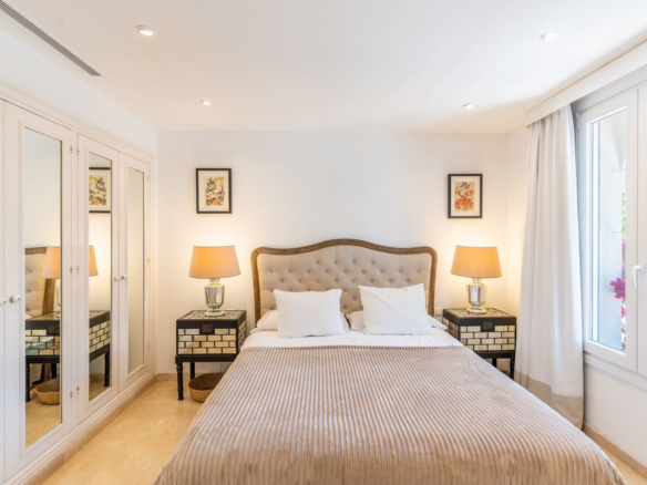 Apartment for sale in Estepona