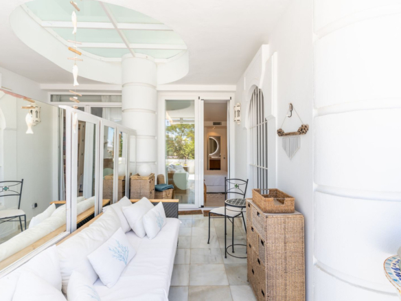 Apartment for sale in Estepona