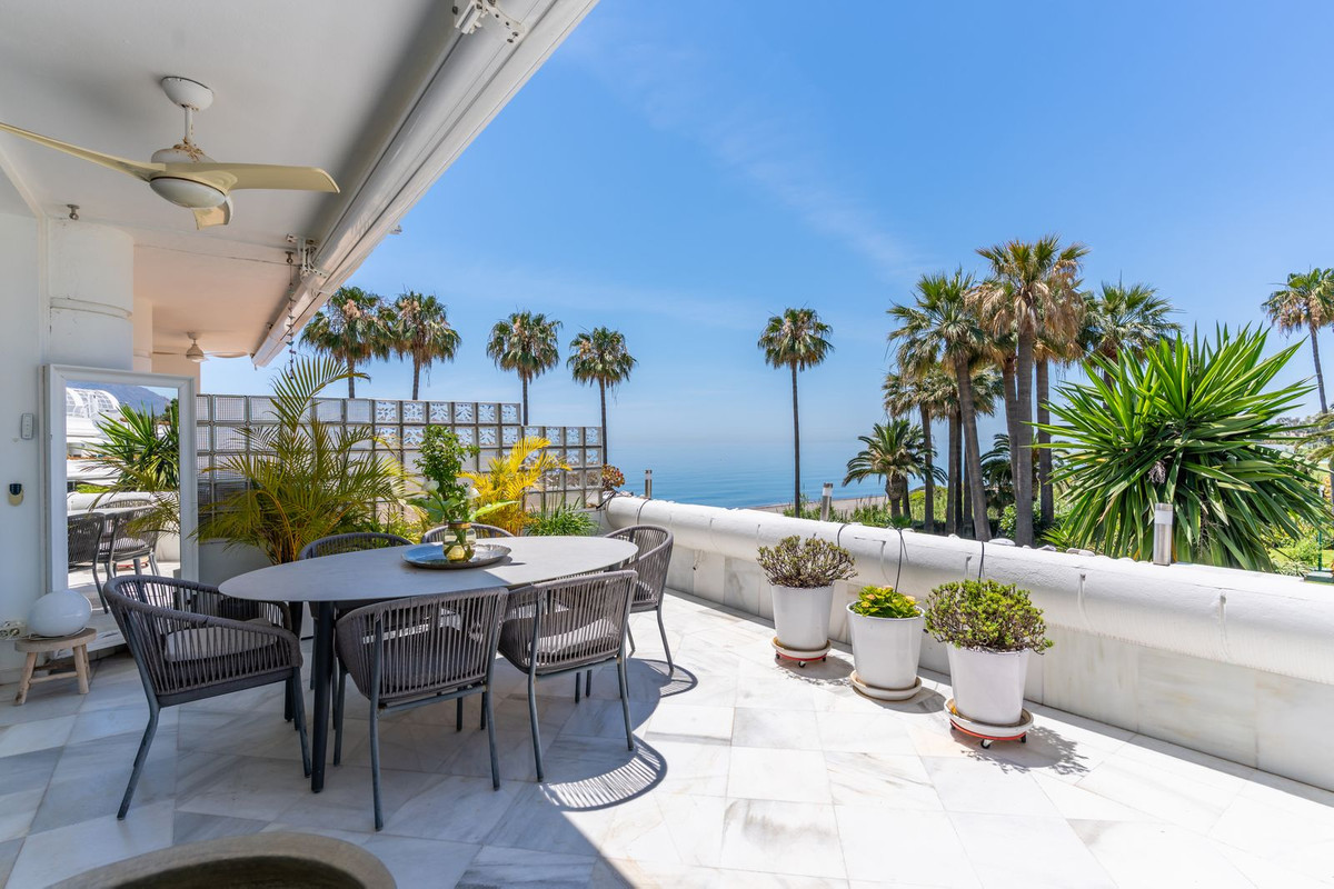 Apartment for sale in Estepona
