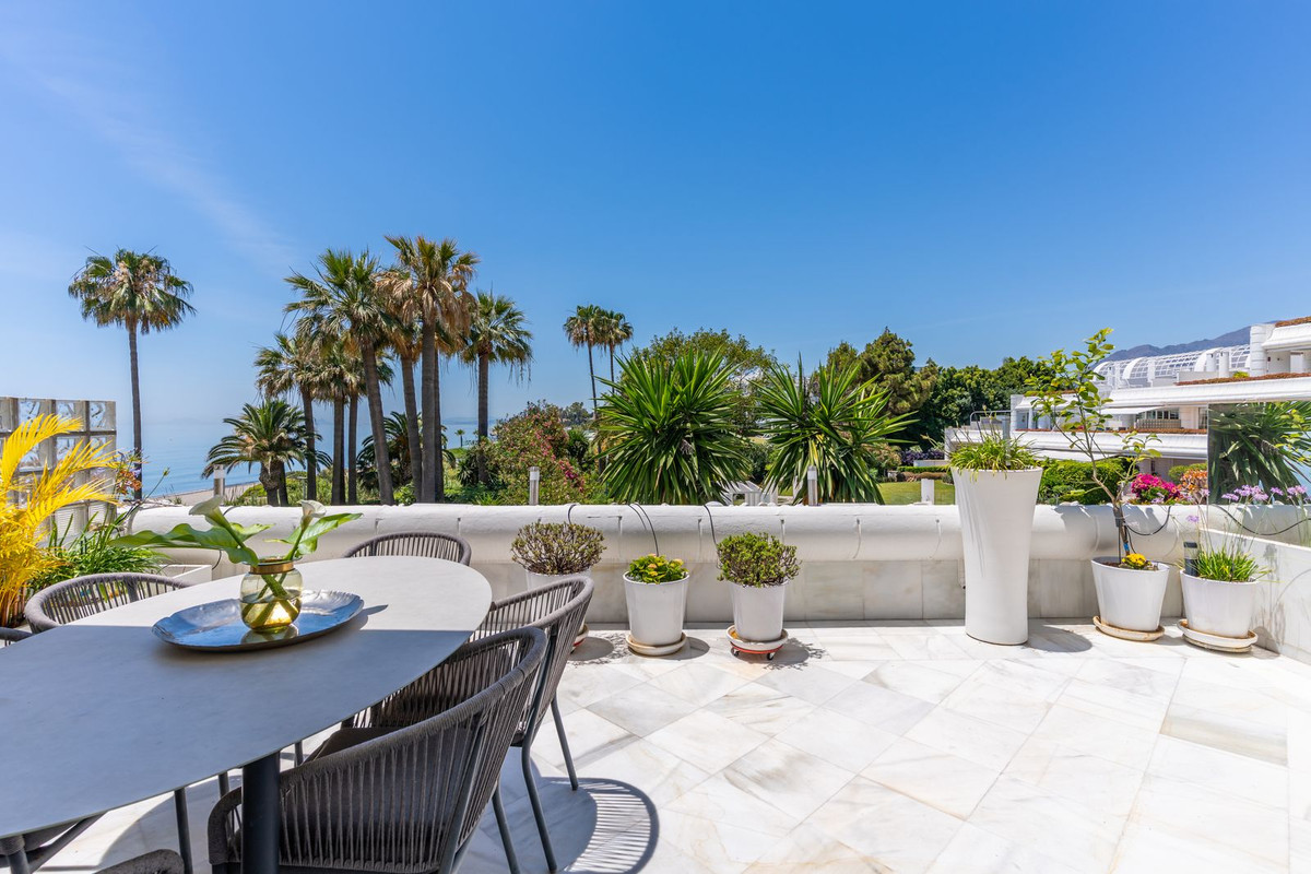 Apartment for sale in Estepona