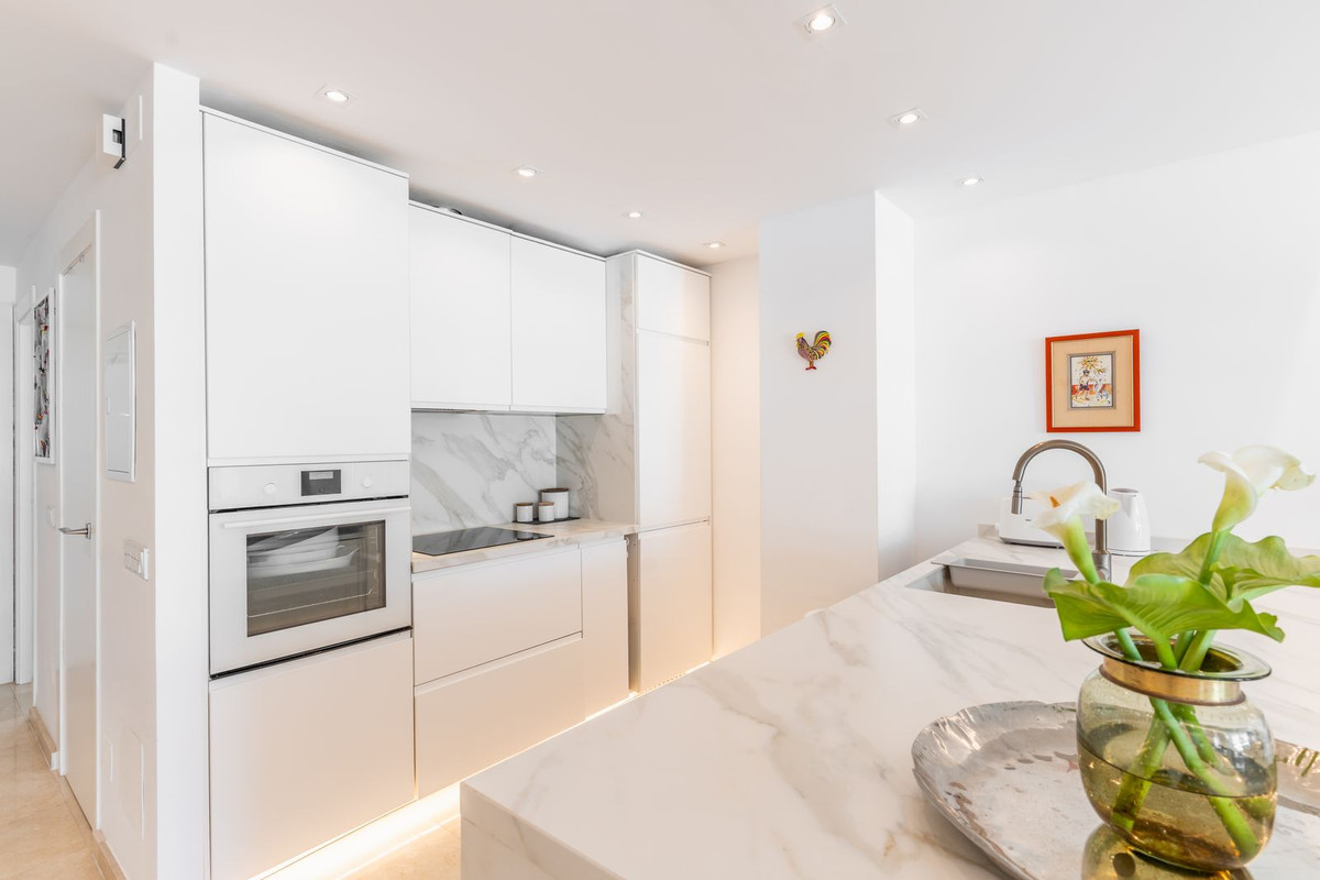 Apartment for sale in Estepona