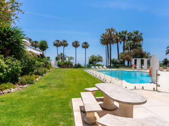 Apartment for sale in Estepona