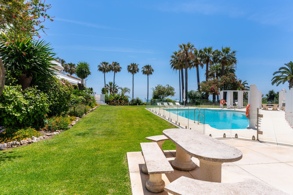 Apartment for sale in Estepona