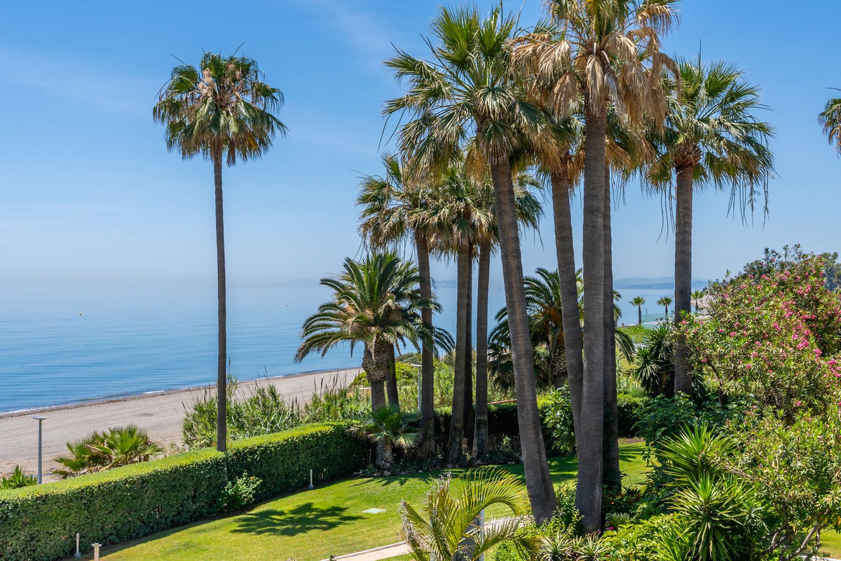 Apartment for sale in Estepona