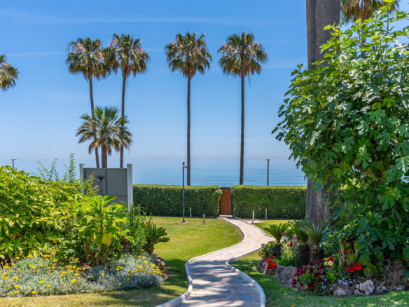Apartment for sale in Estepona