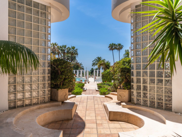 Apartment for sale in Estepona