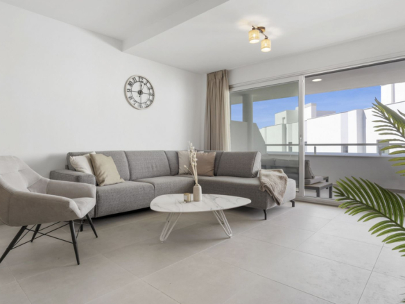 Apartment for sale in Estepona